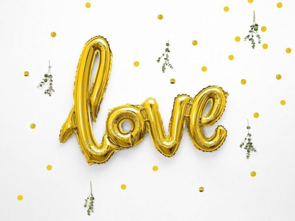 Ballon Lettre en Mylar Doré  "Love" - Décoration Événementielle – Image 2